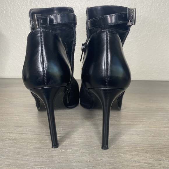Vince Calla‎ Pointed Toe Calf Hair Bootie Black Womens Size 9 - Picture 3 of 9